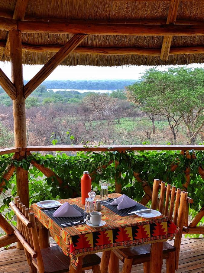 Murchison Falls Bamboo Village Paraa Kültér fotó