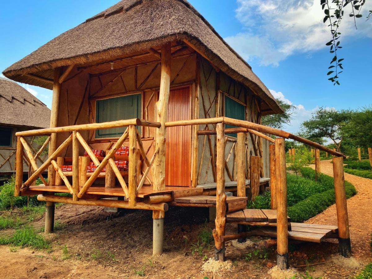 Murchison Falls Bamboo Village Paraa Kültér fotó