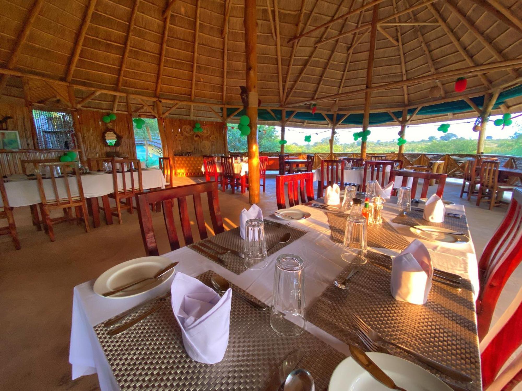 Murchison Falls Bamboo Village Paraa Kültér fotó