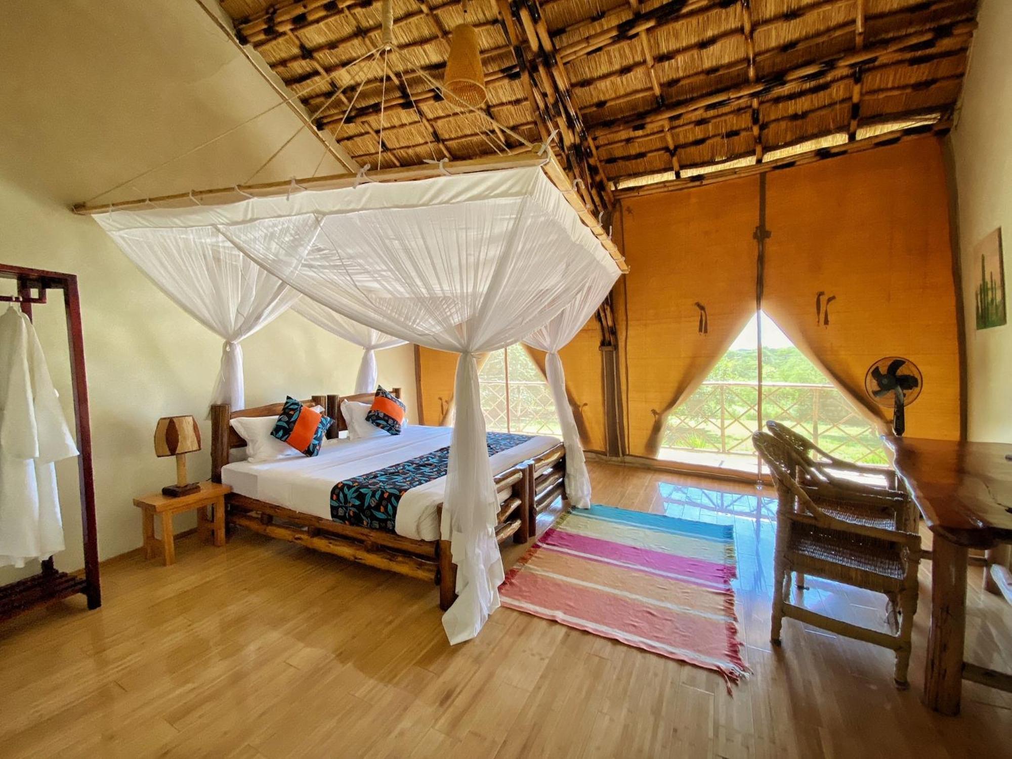 Murchison Falls Bamboo Village Paraa Kültér fotó